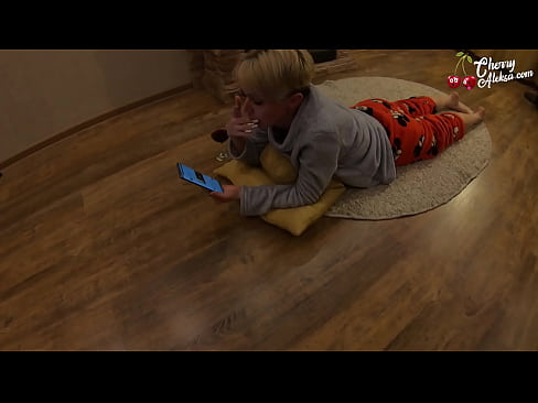 ❤️ Шалёная бландынка смокча велізарны член і падскоквае на ім - анальны сэкс Сэкс-відэа у порна be.nudexxx.ru ❌